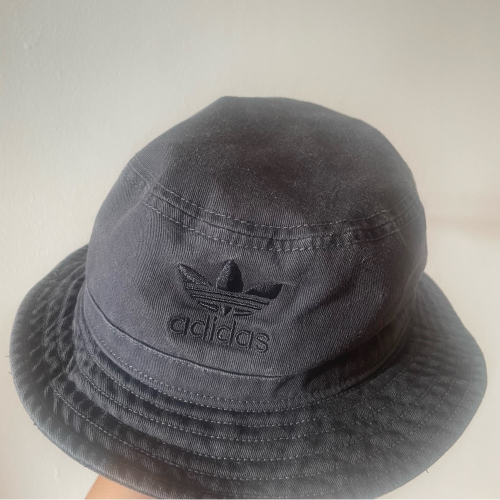 Adidas bucket hat